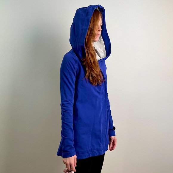 Lululemon Sweater - Picture 1 of 8